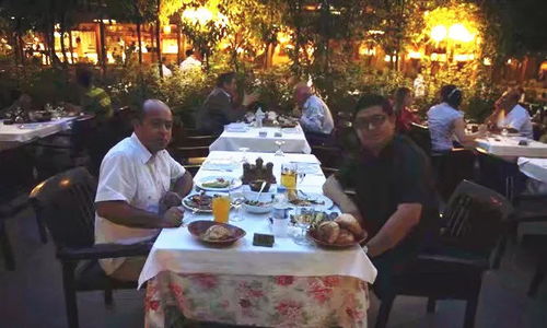 土耳其烤肉制作全攻略：在家轻松复刻伊斯坦布尔街头美味，享受正宗香料与嫩滑肉质的完美结合