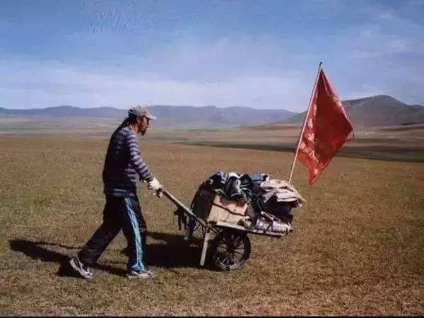 雷殿生十年徒步中国：用双脚丈量梦想的传奇人生，教你如何在平凡中活出不平凡