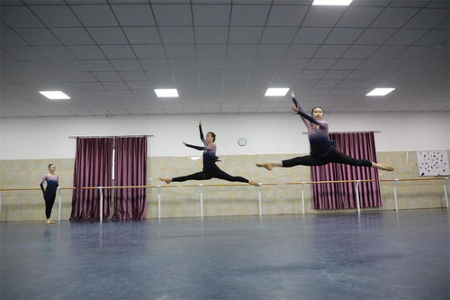 艺考培训学校全攻略：如何选择最适合你的艺术殿堂桥梁，轻松备战艺考