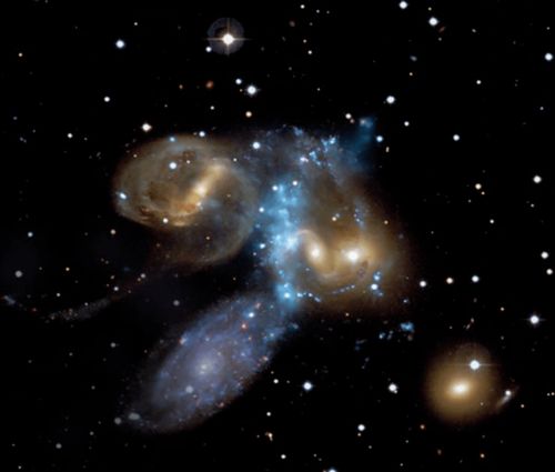 蓝巨星：夜空中最亮的蓝色巨人，揭秘宇宙演化与超新星爆发