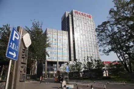 李小兵：从纳米材料到AI设计，探索能源与环保的科研之路