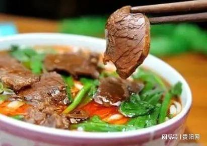 花溪牛肉粉：一碗暖心的贵州美食，让你轻松享受地道美味与健康营养