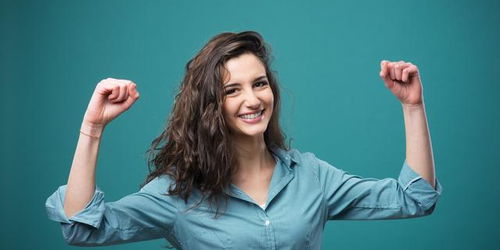 财经主持人叶蓉：用微笑与犀利提问，让投资理财变得简单易懂