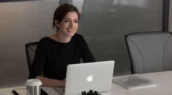 张薇的职业成长与内容行业争议：如何把握职业机遇并应对算法危机