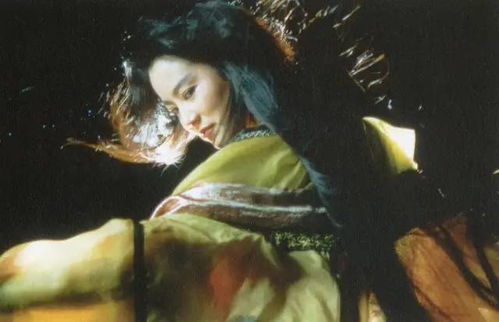 罗娜：文艺作品中的神秘女性角色解析与经典作品推荐