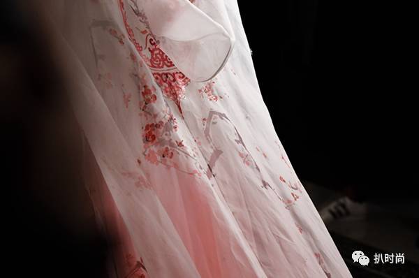 古装摄影全攻略：从服饰选择到拍摄技巧，轻松拍出穿越时空的绝美大片