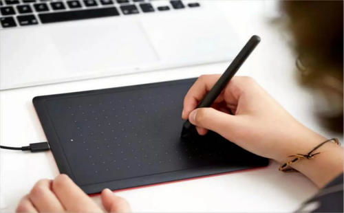 数位板绘画教程：从选购到精通，轻松掌握数字绘画技巧