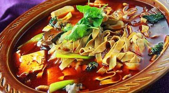 香酥鸭家常做法与经营秘诀：外酥里嫩轻松上手，开店赚钱不再难