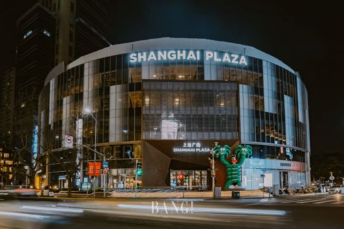 武汉国际广场购物全攻略：解锁高端品牌与潮流体验，让每一次购物都充满惊喜与便捷