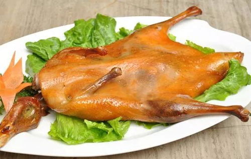 正宗无为板鸭制作工艺全解析：从选料到熏制的完整指南，轻松在家享受传统美味