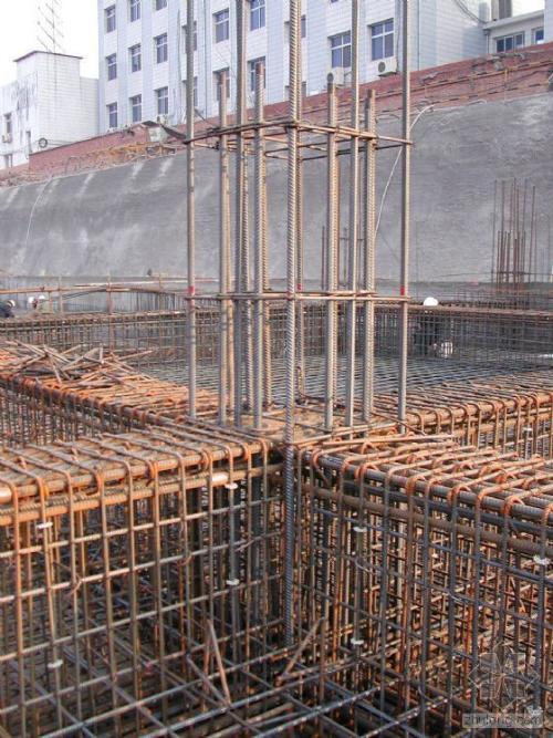 钢筋绑扎全攻略：从施工准备到验收要点，轻松掌握建筑骨架安全