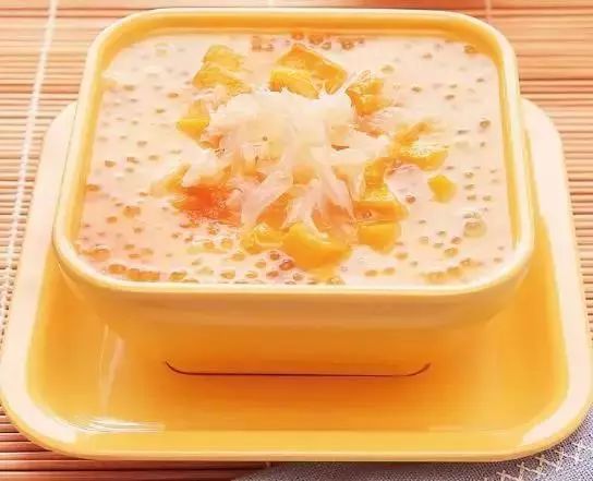 港式甜品制作全攻略：从经典杨枝甘露到创新芒果班戟，轻松学会在家享受正宗香港味道