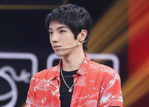 王晓敏的成长故事：从安静女孩到行业领袖的蜕变之路