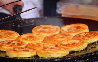 军屯锅盔：酥脆美味的传统小吃制作与历史全解析，带你轻松品尝正宗川味