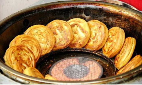 军屯锅盔：酥脆美味的传统小吃制作与历史全解析，带你轻松品尝正宗川味