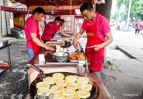 军屯锅盔：酥脆美味的传统小吃制作与历史全解析，带你轻松品尝正宗川味