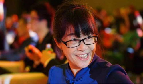 李宣：从编辑到文学大师的创作之路，揭秘如何用文字打动人心