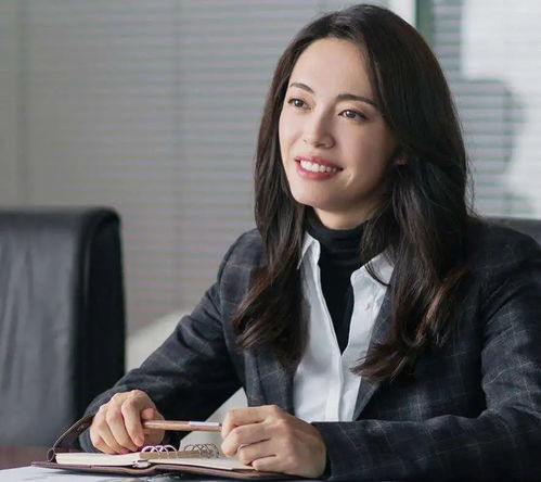 韩燕：当代艺术大师的成长之路与作品解析，带你轻松读懂艺术魅力