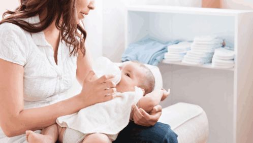 催奶师如何帮助新手妈妈解决母乳喂养难题，轻松实现全母乳喂养