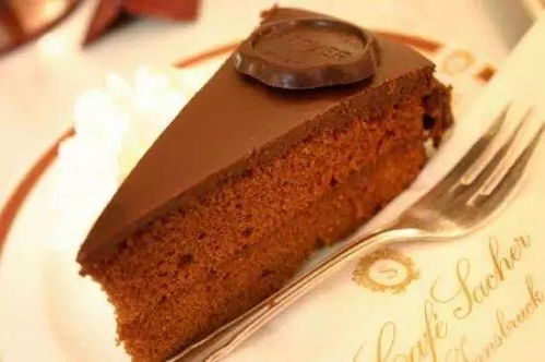 提拉米苏的含义：带你走进意大利甜点的文化密码与爱情寓意