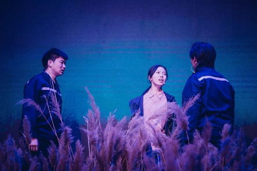 王子墨的艺术之路：从无名小卒到备受瞩目的艺术新星，揭秘他的创作历程与情感表达