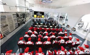 汽车美容培训学校：职业转型新选择，轻松掌握高薪技能，开启人生新篇章