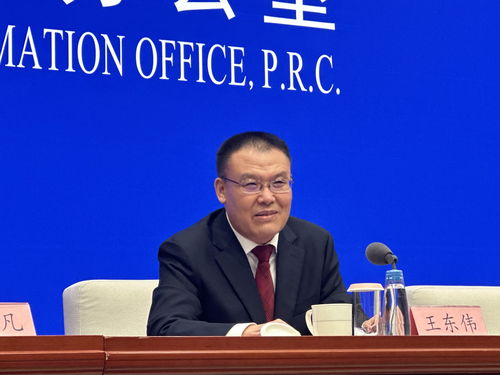 李栋梁：从清华才子到科技领袖，揭秘如何用技术创新解决复杂问题