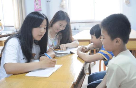 初中家教怎么选？揭秘收费标准与选择技巧，让孩子学习更轻松