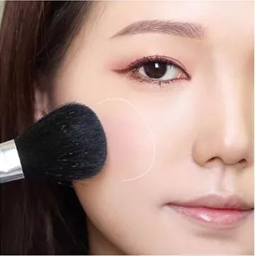 怎样化妆：新手必学的简单化妆步骤与技巧，轻松打造完美妆容