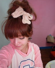 大脸发型显脸小秘诀：5分钟轻松打造自信造型，告别脸大烦恼