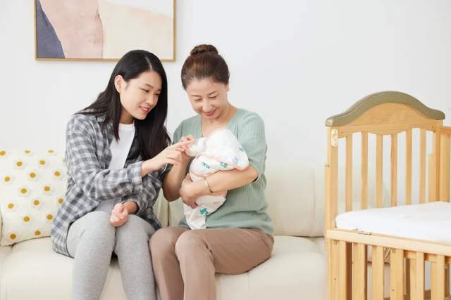 深圳月嫂服务全攻略：专业照护让产后妈妈轻松恢复，宝宝健康成长