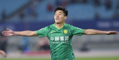 邓乐军：九十年代中国足坛的优雅中场大师，揭秘他的传奇生涯与足球智慧